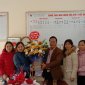 Các đồng chí lãnh đạo địa phương thăm và tặng quà cho Cán bộ và nhân viên Trạm y tế xã nhân kỷ niệm 68 năm ngày Thầy thuốc Việt Nam.